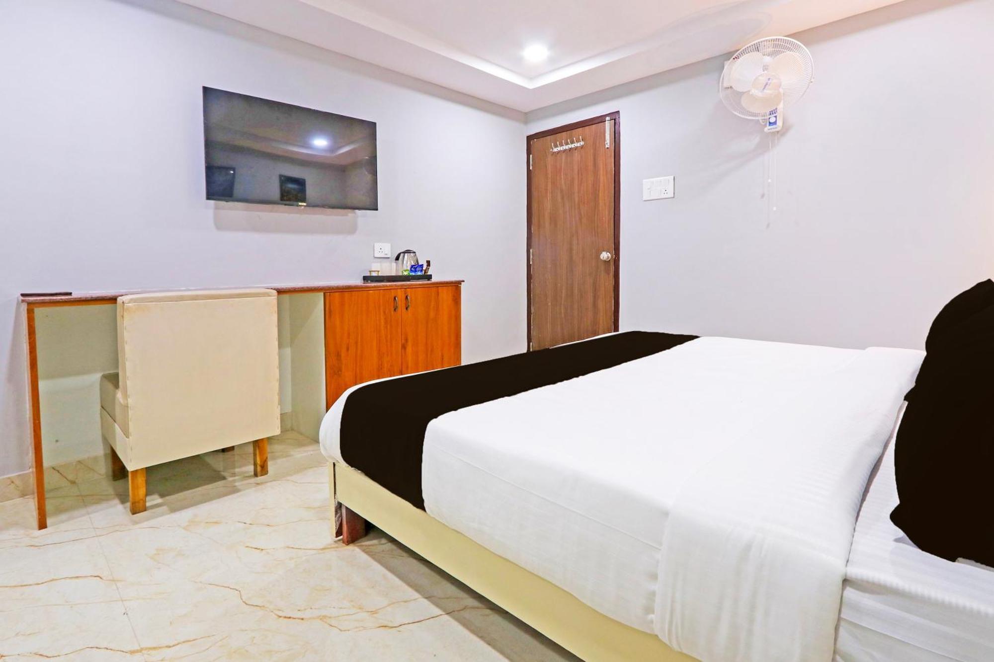 Super Townhouse Qualia Elite S R Nagar Hotel Hyderabad Exterior foto