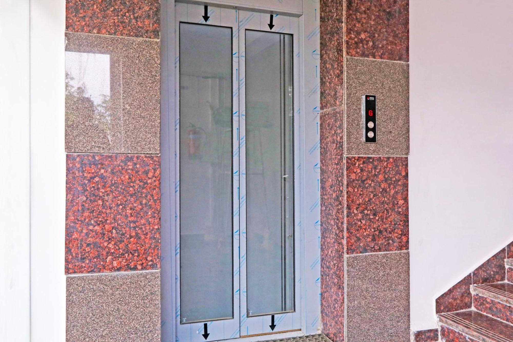 Super Townhouse Qualia Elite S R Nagar Hotel Hyderabad Exterior foto