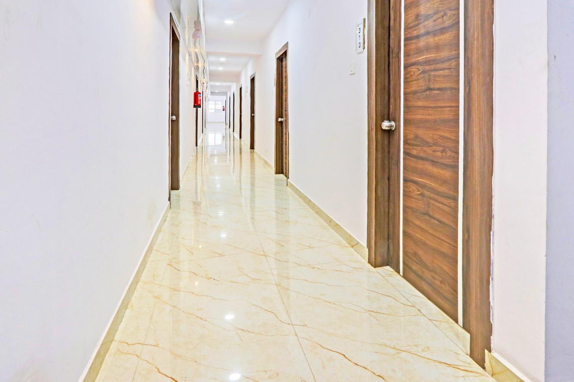 Super Townhouse Qualia Elite S R Nagar Hotel Hyderabad Exterior foto